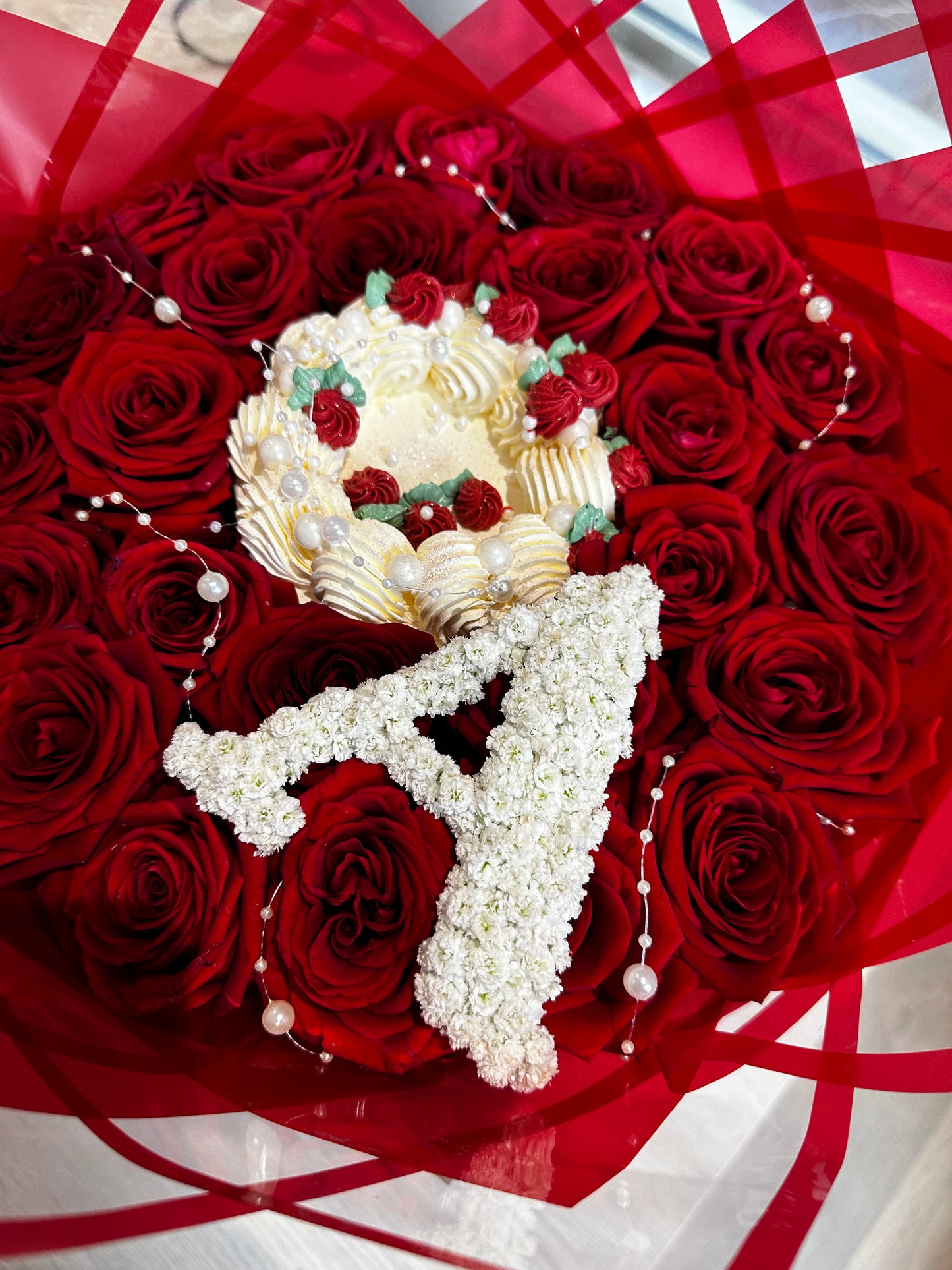 4” Round cake and 30 roses  Valentine’s Day bouquet special